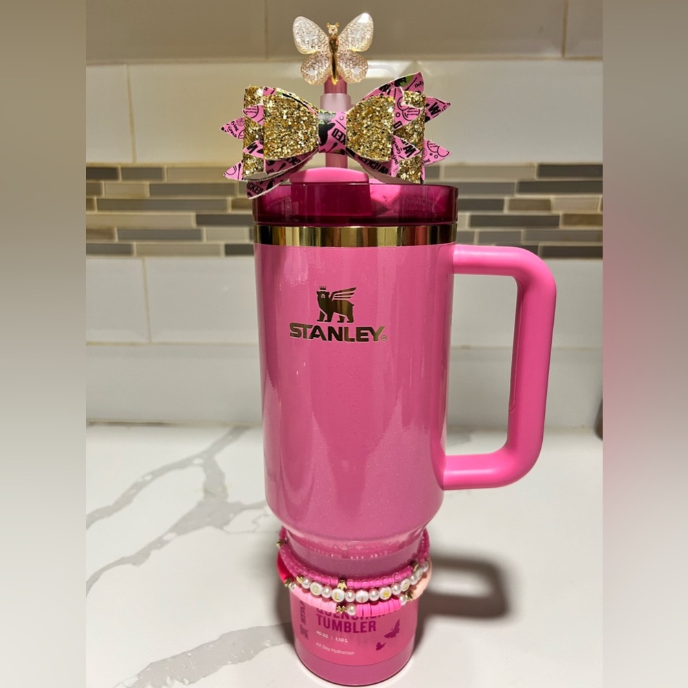40oz Glinda Stanley cup with accessories!